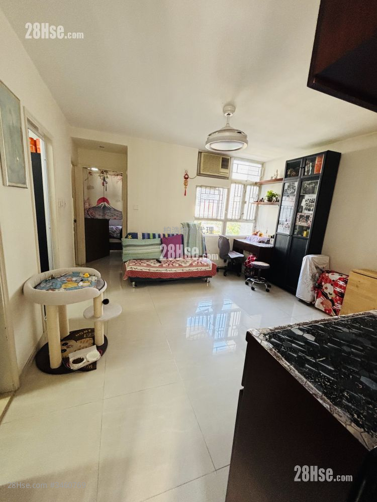 Po Hei Court Sell 2 Bedrooms , 1 Bathroom 462 ft² ( 42.9 m² )