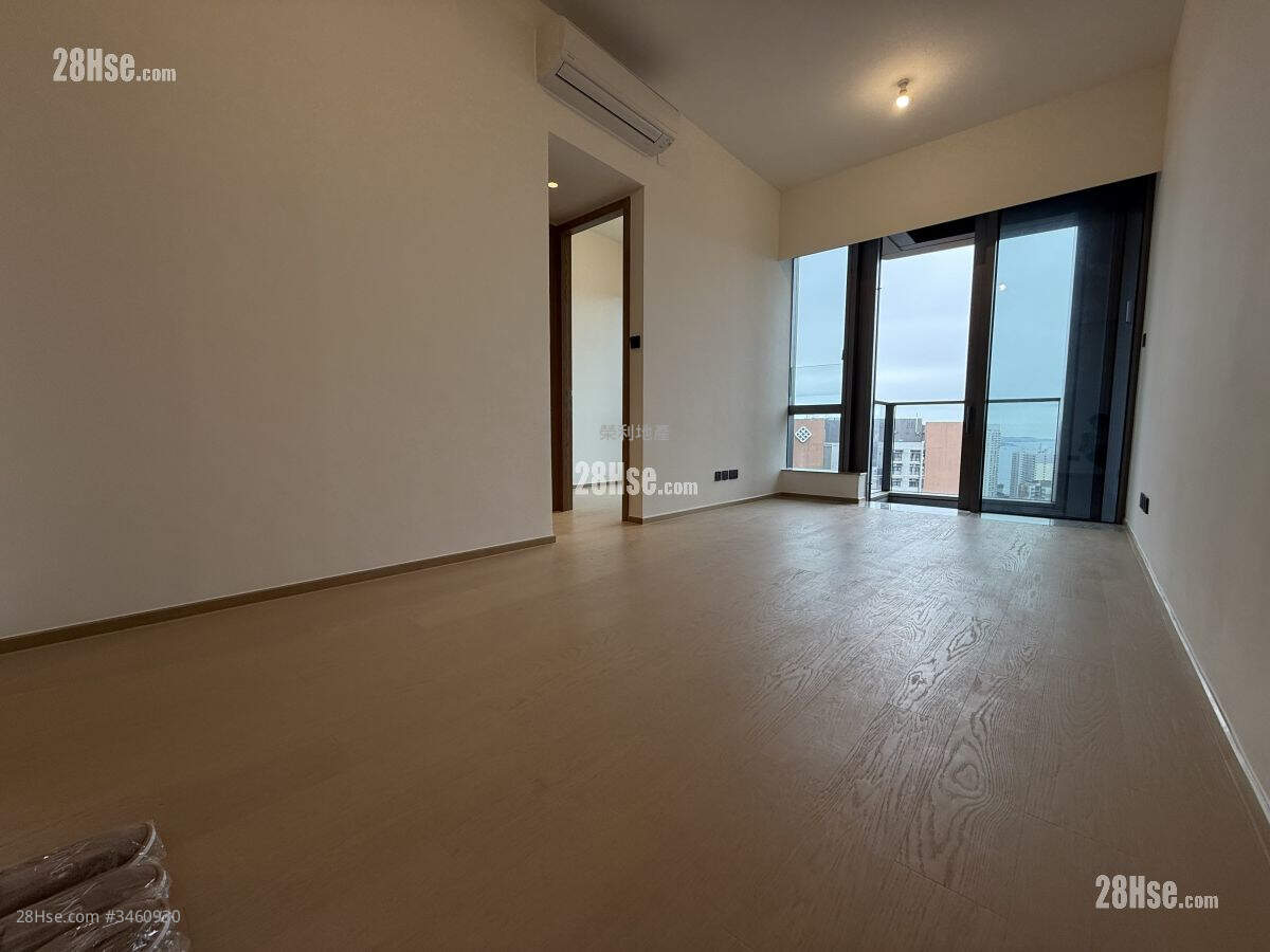 In One Sell 2 Bedrooms , 1 Bathroom 518 ft² ( 48.1 m² )