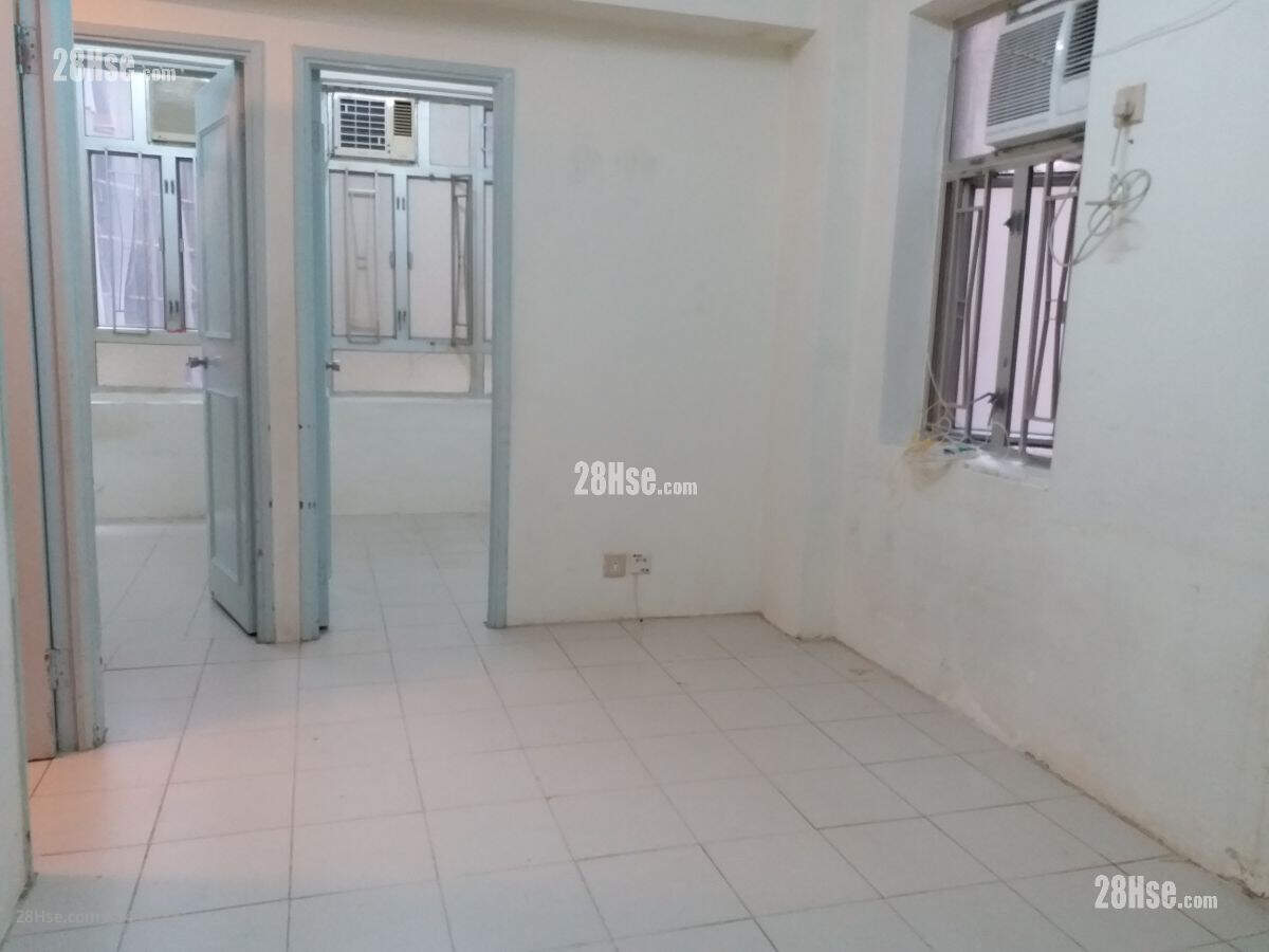 Cherry Mansion Rental 2 Bedrooms , 1 Bathroom 401 ft² ( 37.3 m² )