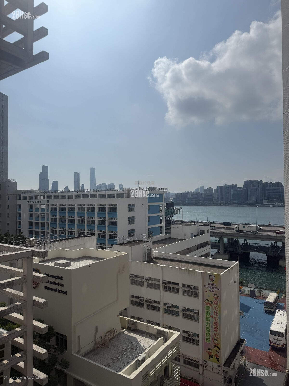 The Harbourside Rental 2 Bedrooms , 1 Bathroom 326 ft² ( 30.3 m² )
