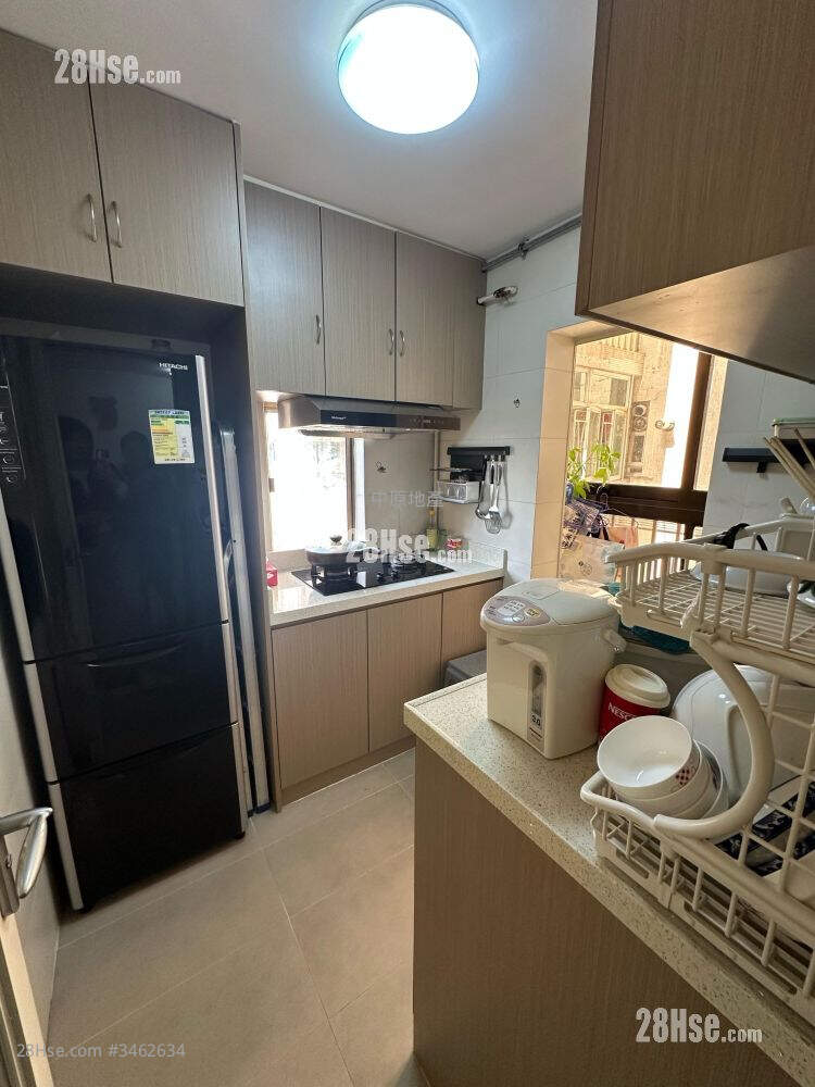 Yuk Po Court Sell 2 Bedrooms 546 ft² ( 50.7 m² )