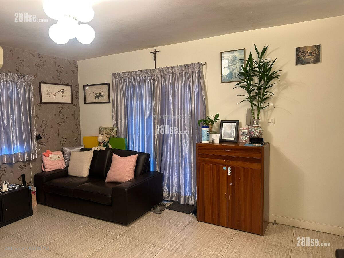安怡花園 Sell 3 Bedrooms , 1 Bathroom 700 ft² ( 65.0 m² )