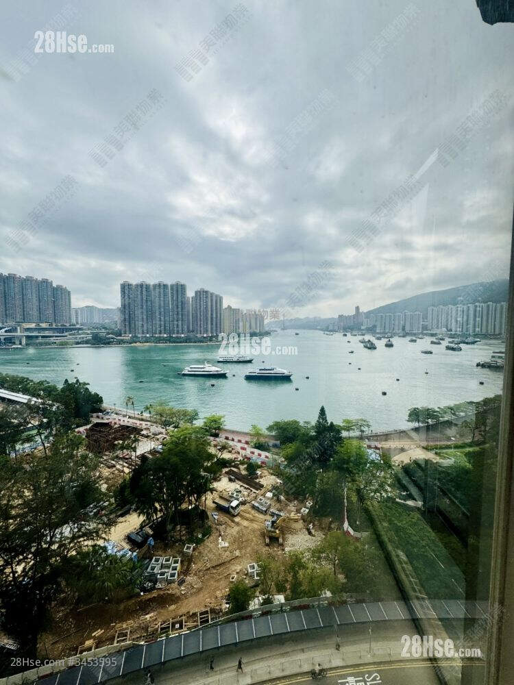 Waterside Plaza Sell 3 Bedrooms , 1 Bathroom 562 ft² ( 52.2 m² )