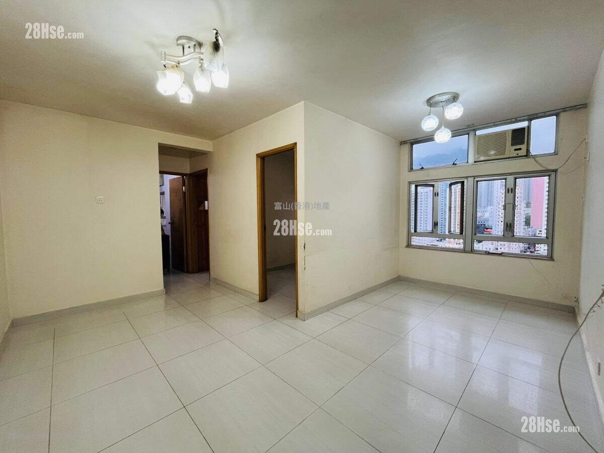 Fung Lai Court Sell 3 Bedrooms , 1 Bathroom 559 ft² ( 51.9 m² )