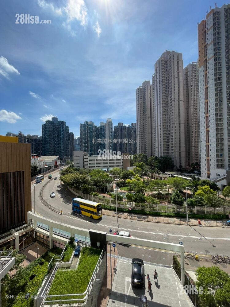 Yung Ming Court Sell 2 Bedrooms , 1 Bathroom 382 ft² ( 35.5 m² )