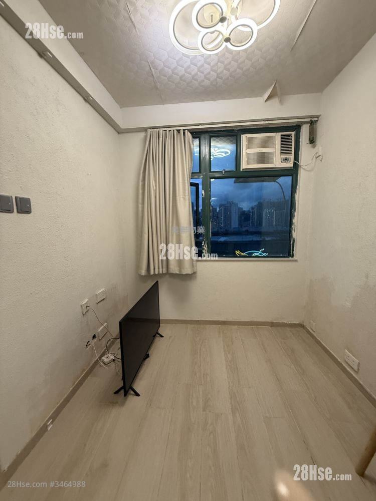 Milan Place Sell 2 Bedrooms 315 ft² ( 29.3 m² )
