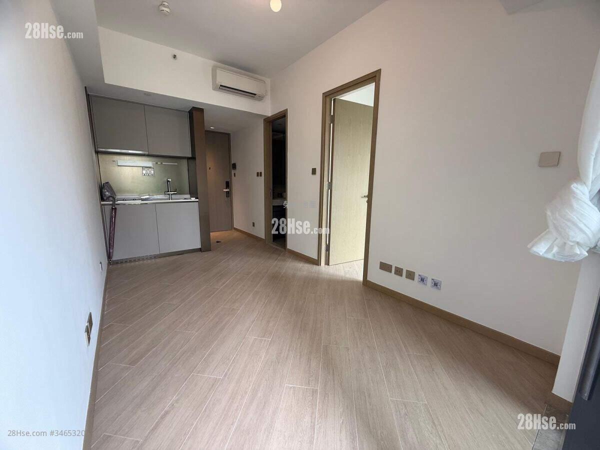 Uptown East Rental 1 Bedroom , 1 Bathroom 337 ft² ( 31.3 m² )