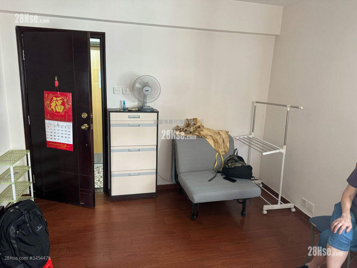 Whampoa Estate Rental 2 Bedrooms , 1 Bathroom 374 ft² ( 34.7 m² )