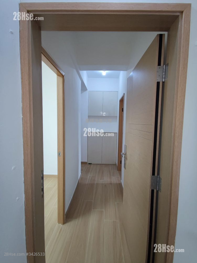 德士古道55号，唐5楼，全新优质，特大套房，铺砖天台可晒晾，位置优越，160尺只租6900；