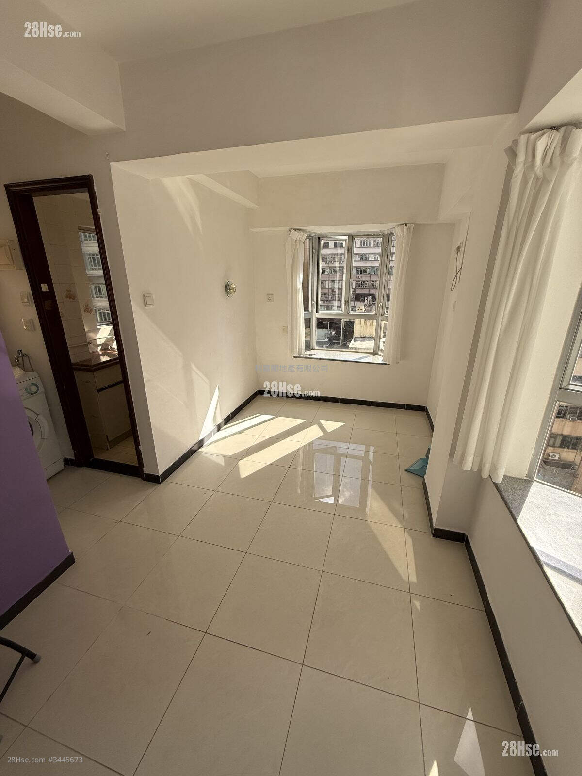 Grandview Court Sell 1 Bedroom , 1 Bathroom 198 ft² ( 18.4 m² )
