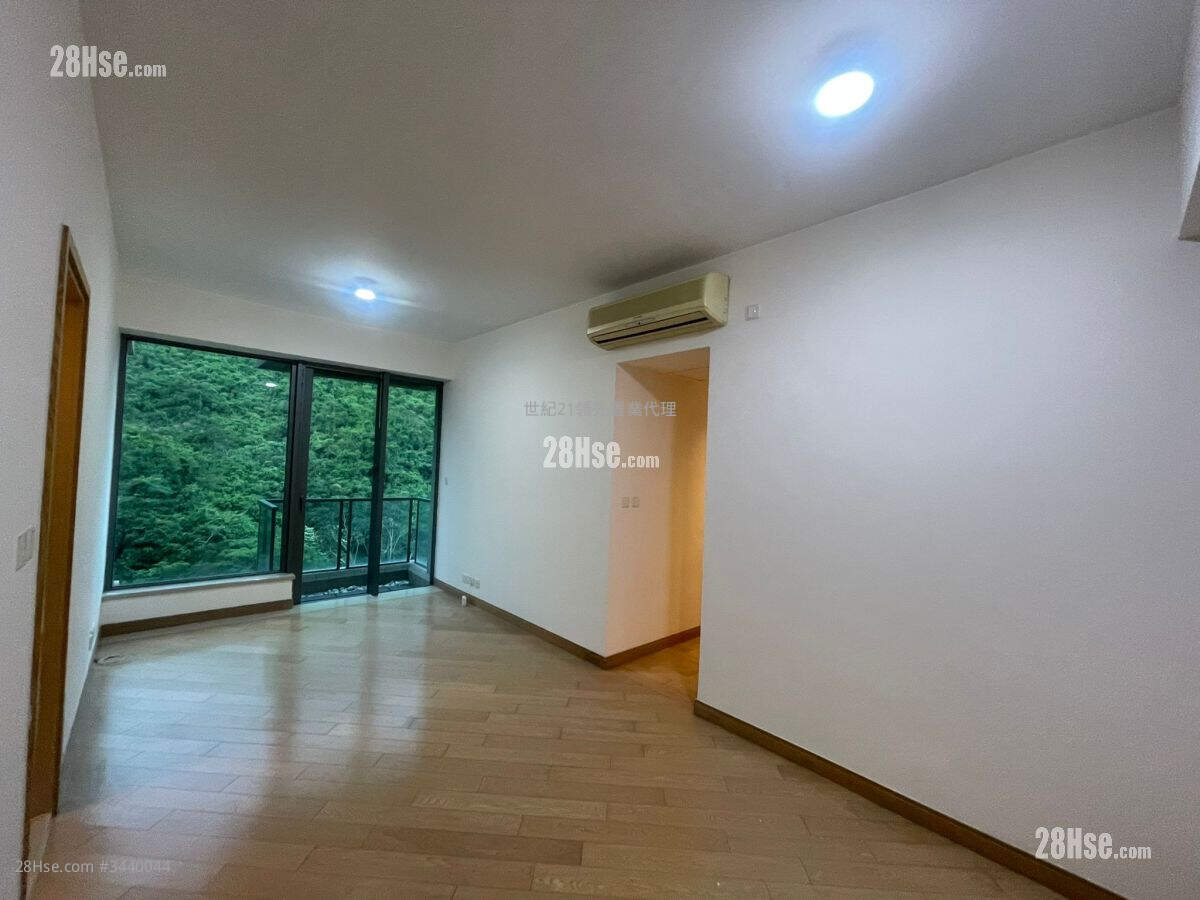 Aria Rental 3 Bedrooms , 2 Bathrooms 735 ft² ( 68.3 m² )