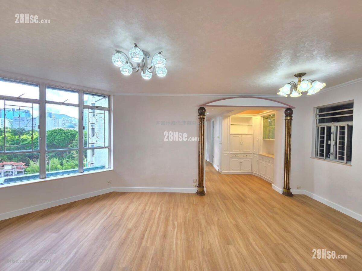 Whampoa Garden Sell 3 Bedrooms , 2 Bathrooms 729 ft² ( 67.7 m² )
