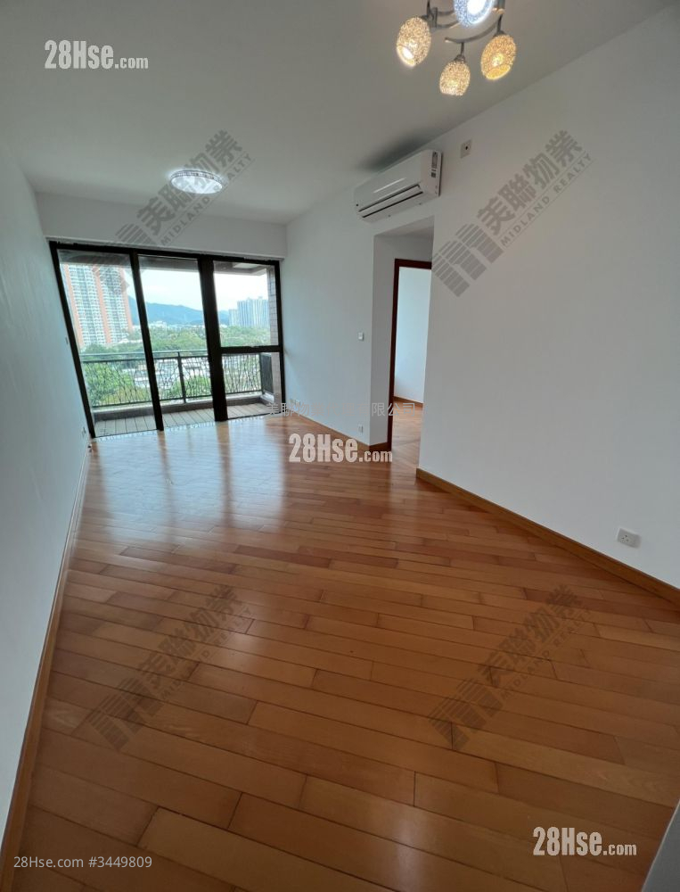 Noble Hill Rental 3 Bedrooms , 2 Bathrooms 791 ft² ( 73.5 m² )