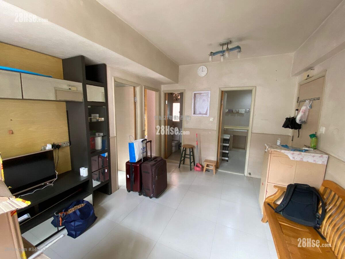 Kwan Yick Building Phase 3 Sell 2 Bedrooms , 1 Bathroom 393 ft² ( 36.5 m² )