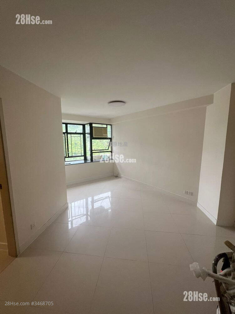 Kornhill Rental 3 Bedrooms , 2 Bathrooms 668 ft² ( 62.1 m² )