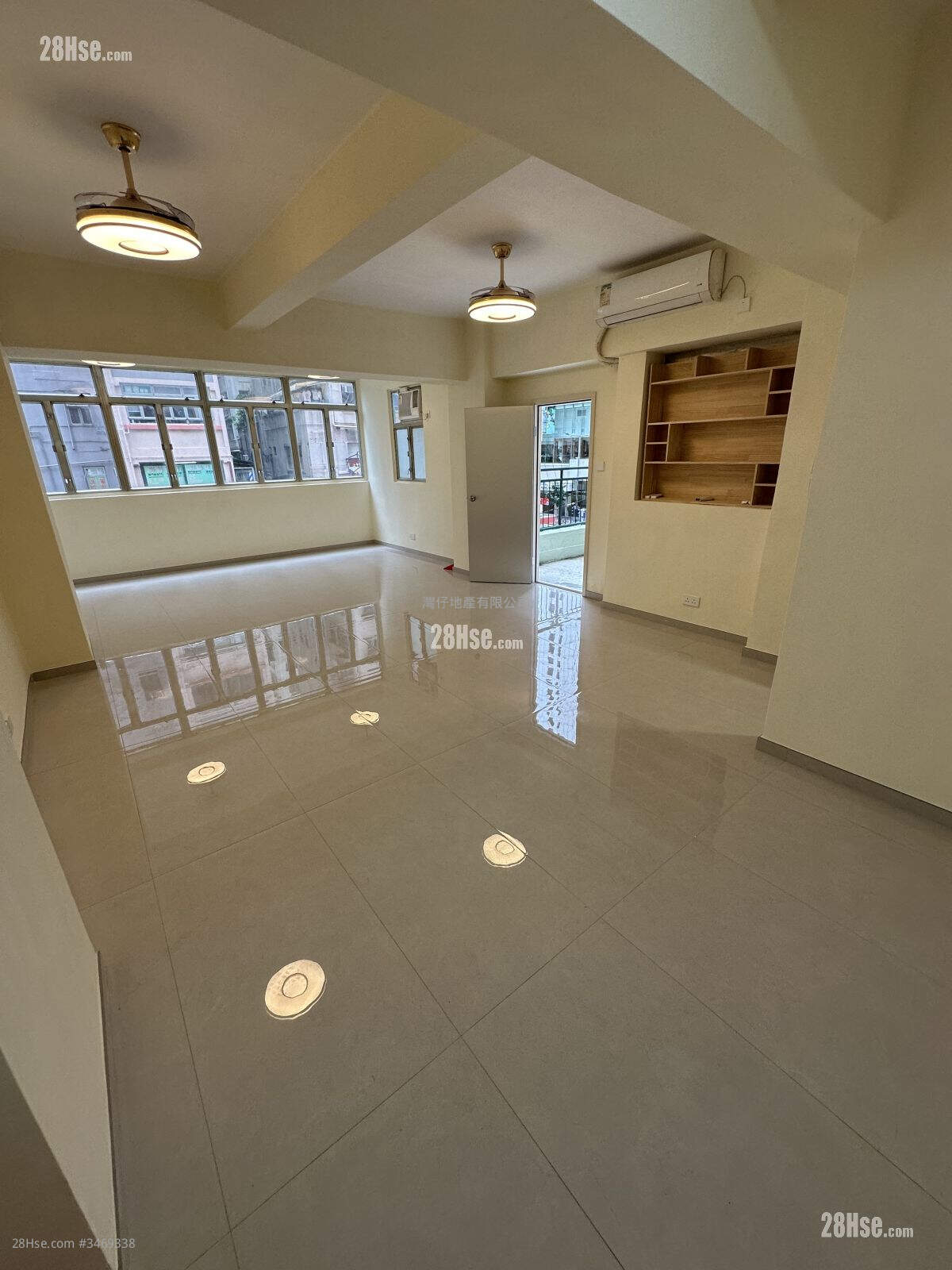 Kwong Wah Mansion Sell Studio , 1 Bathroom 495 ft² ( 46.0 m² )