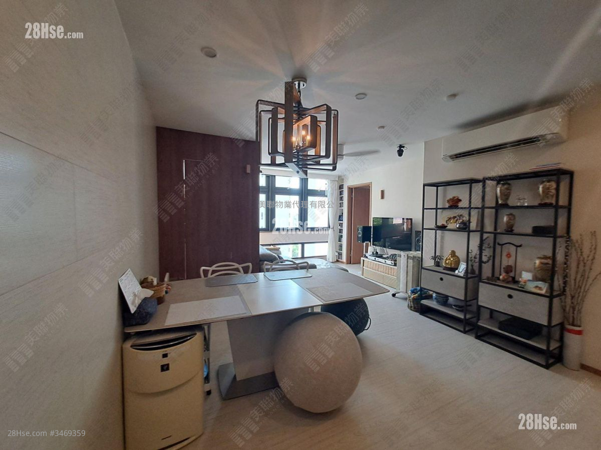 Mountain Court Sell 3 Bedrooms , 2 Bathrooms 1,144 ft² ( 106.3 m² )