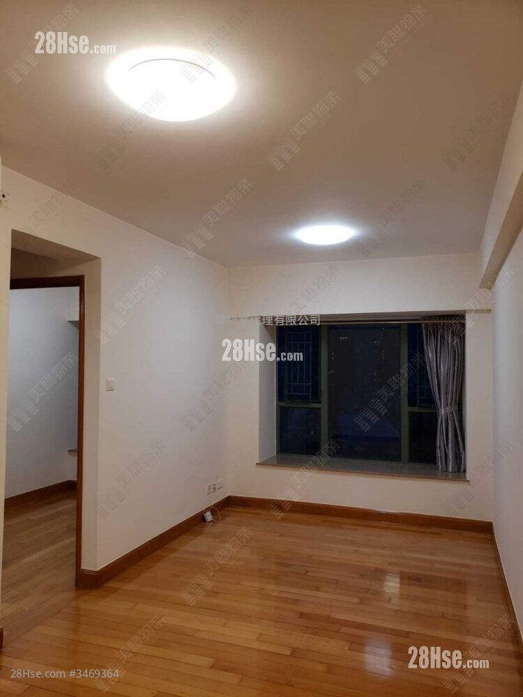 Central Park Rental 2 Bedrooms , 1 Bathroom 469 ft² ( 43.6 m² )