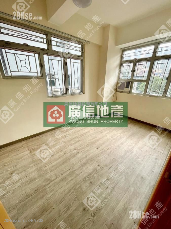 Manhoo Court Sell 2 Bedrooms , 1 Bathroom 437 ft² ( 40.6 m² )