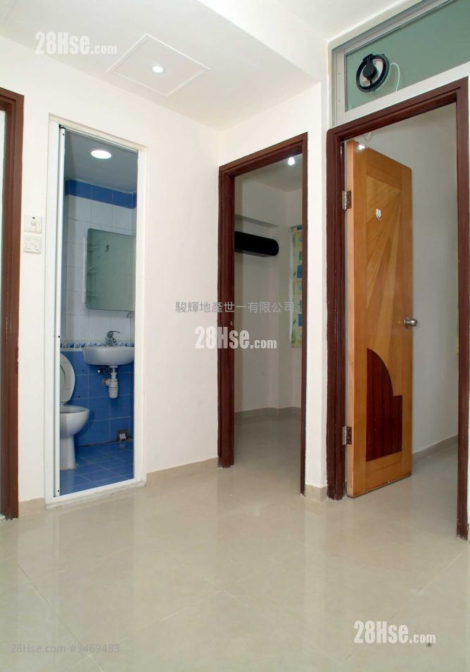 Cheung Hong Mansion Rental 2 Bedrooms , 1 Bathroom 220 ft² ( 20.4 m² )