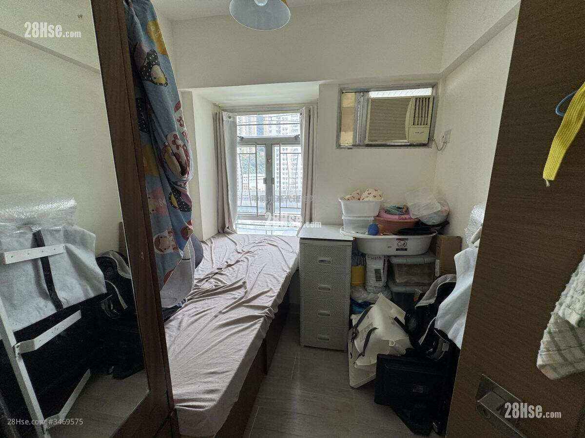 Ma On Shan Centre Sell 3 Bedrooms , 1 Bathroom 522 ft² ( 48.5 m² )
