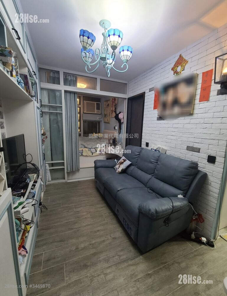 Choi Hing Court Sell 2 Bedrooms 372 ft² ( 34.6 m² )