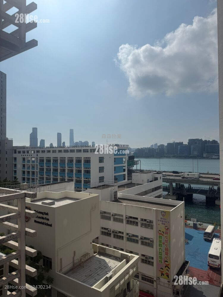 The Harbourside Rental 2 Bedrooms , 1 Bathroom 326 ft² ( 30.3 m² )