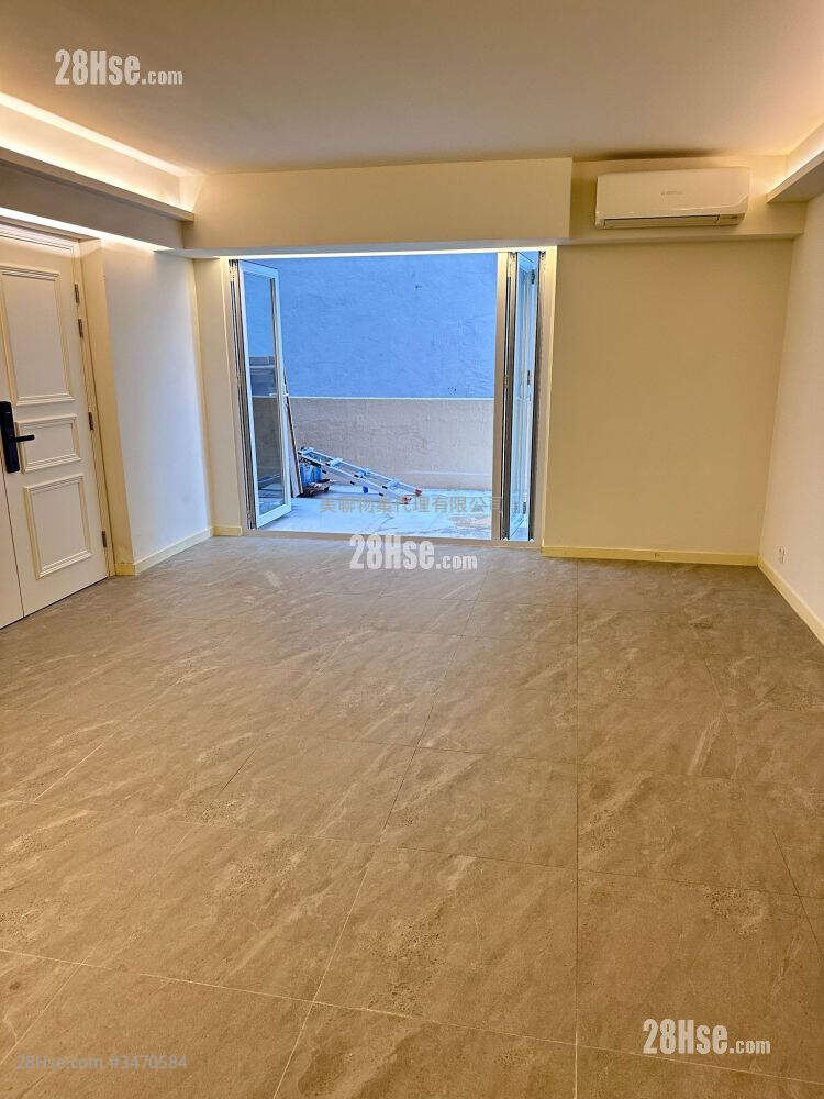 Pearl Court Sell 4 Bedrooms , 2 Bathrooms 1,070 ft² ( 99.4 m² )