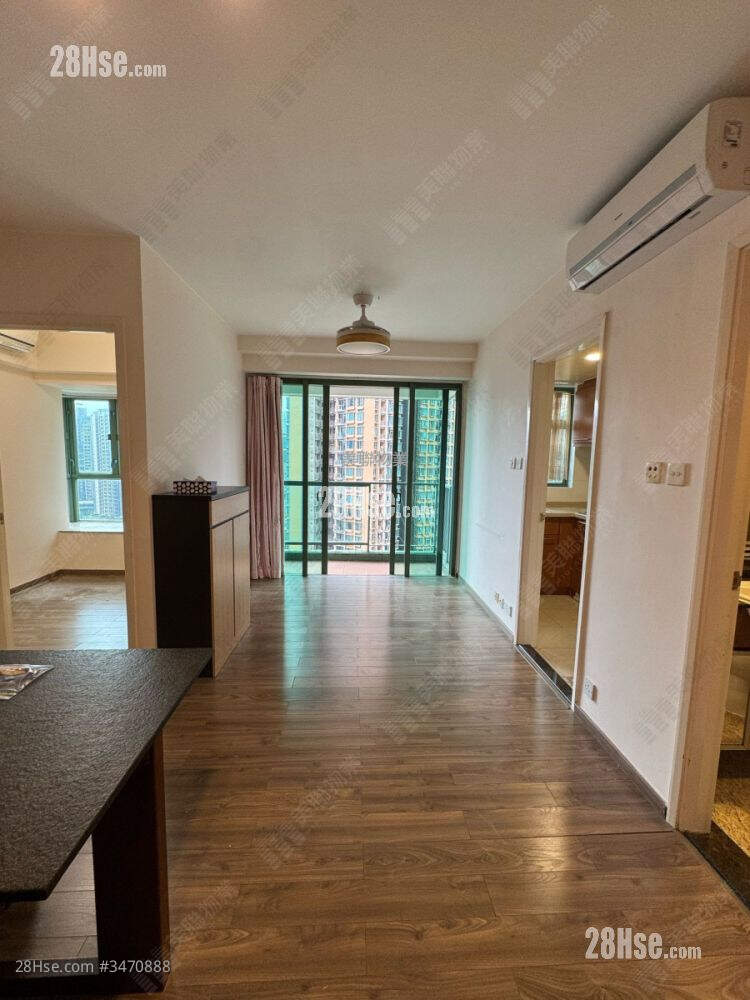 The Grandiose Rental 2 Bedrooms , 1 Bathroom 436 ft² ( 40.5 m² )