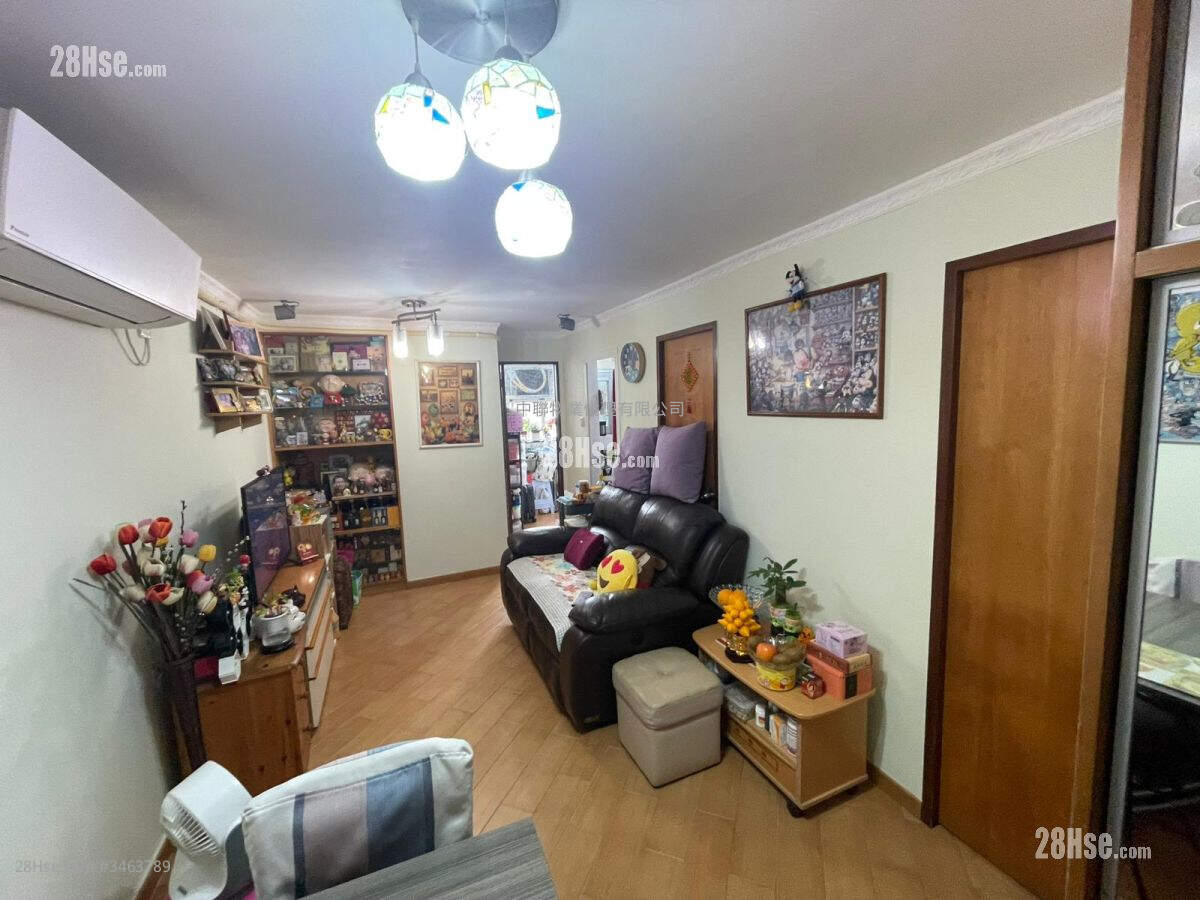 Pok Hong Estate Sell 2 Bedrooms , 1 Bathroom 423 ft² ( 39.3 m² )