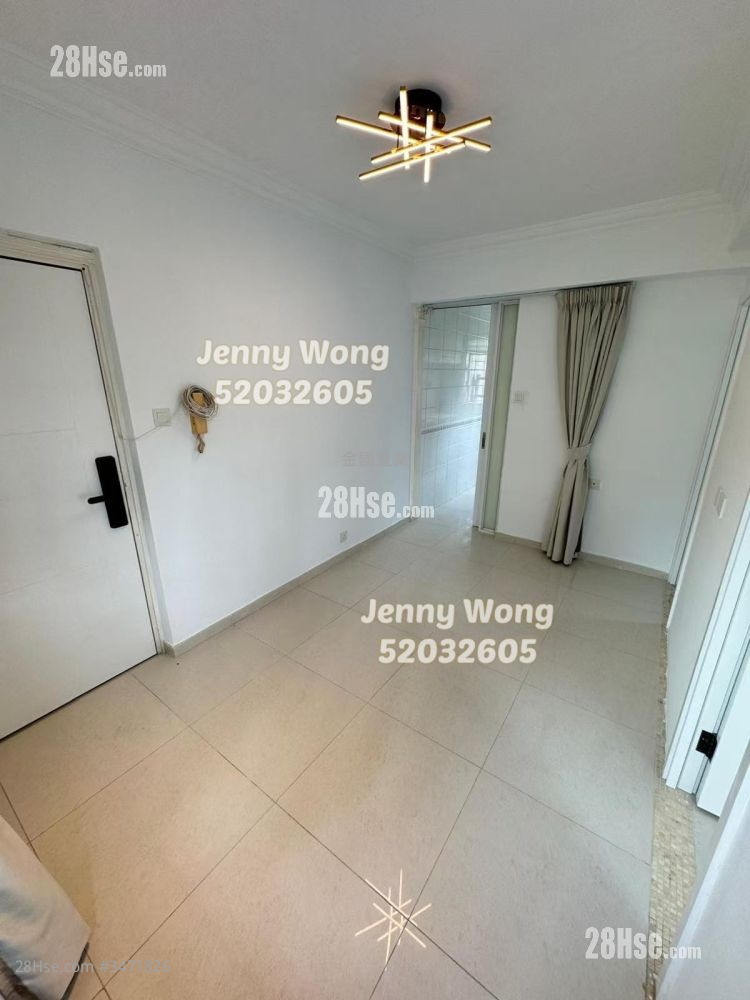 Kai Yee Court Sell 2 Bedrooms , 1 Bathroom 313 ft² ( 29.1 m² )