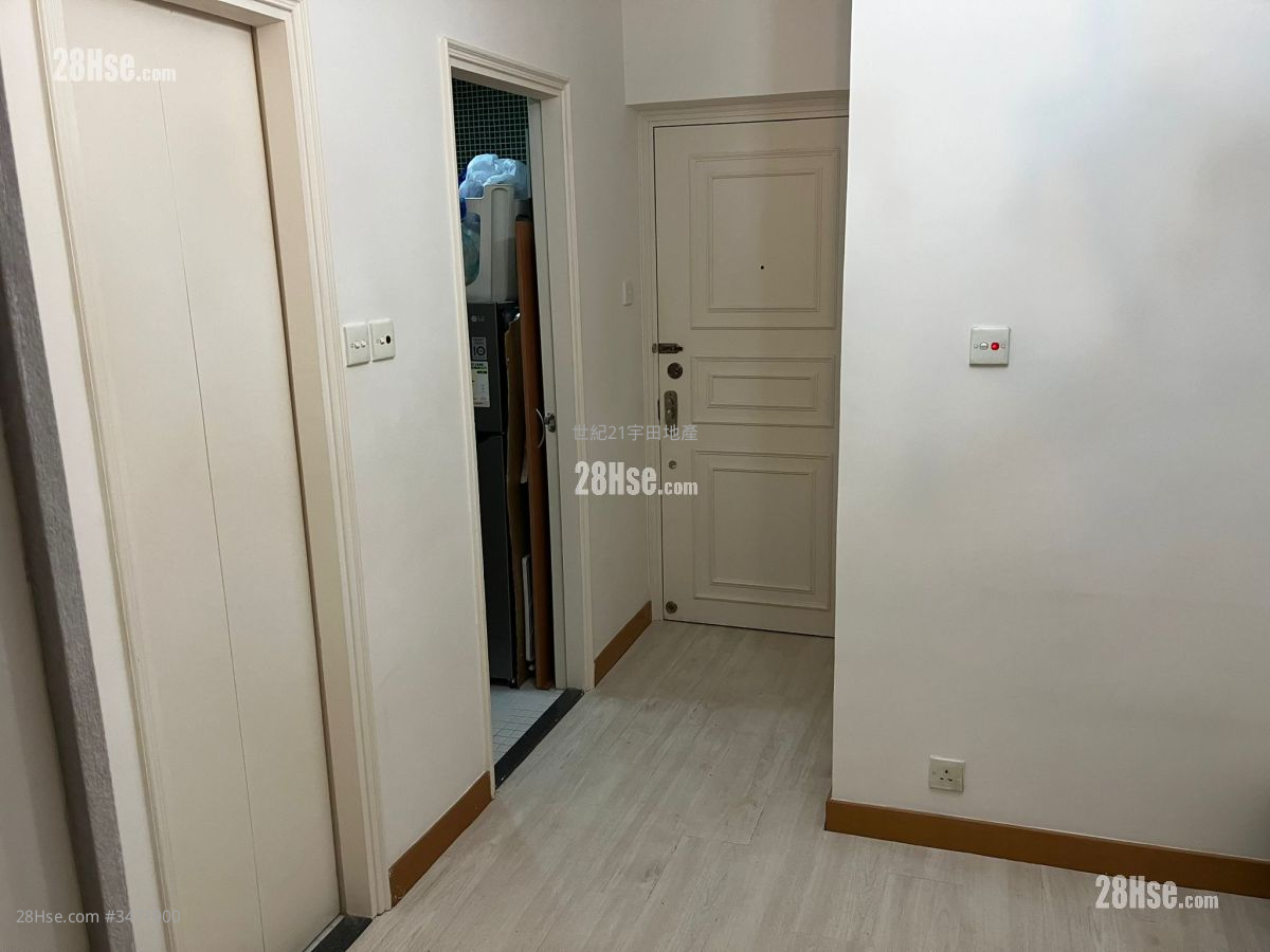 Beautiful Garden Sell 296 ft² ( 27.5 m² )