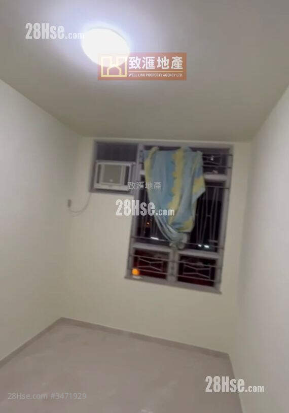 Lai Yan Court Sell 3 Bedrooms 601 ft² ( 55.8 m² )