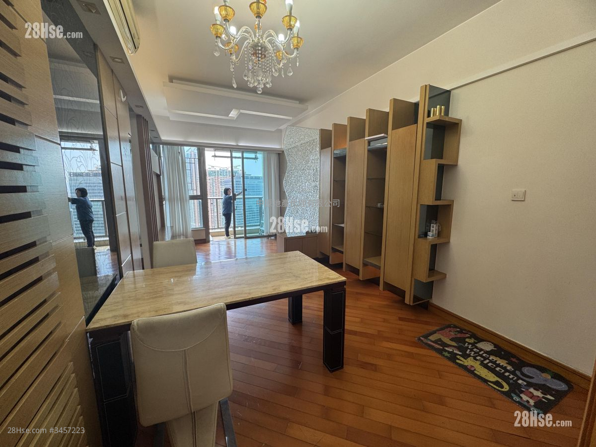 Vision City Rental 4 Bedrooms , 2 Bathrooms 739 ft² ( 68.7 m² )
