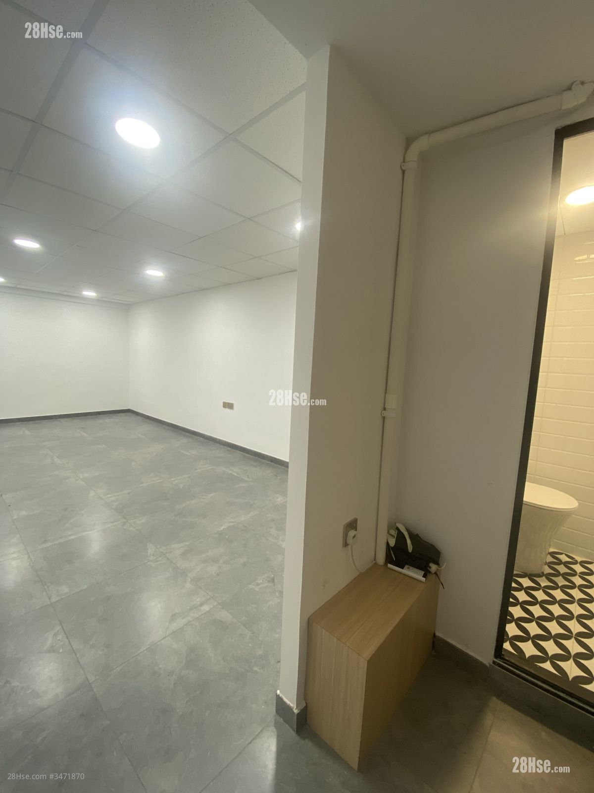 Por Mee Factory Building Rental 220 ft² ( 20.4 m² )