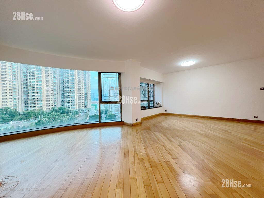 King's Park Villa Rental 3 Bedrooms , 3 Bathrooms 1,215 ft² ( 112.9 m² )
