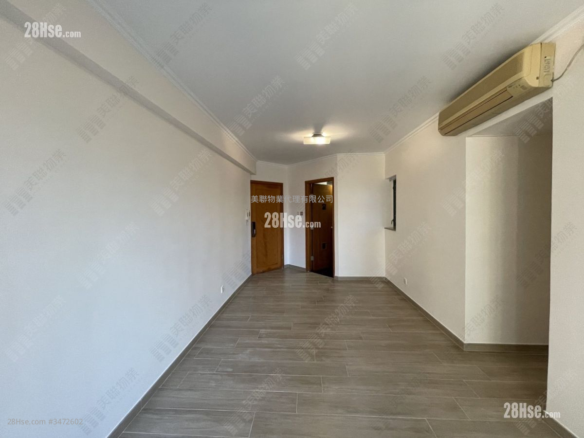 Central Park Rental 3 Bedrooms , 2 Bathrooms 674 ft² ( 62.6 m² )
