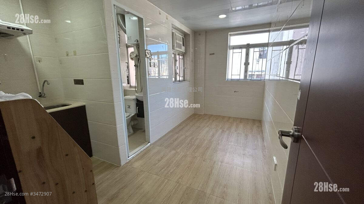 Lucky Building Rental Studio , 1 Bathroom 120 ft² ( 11.1 m² )