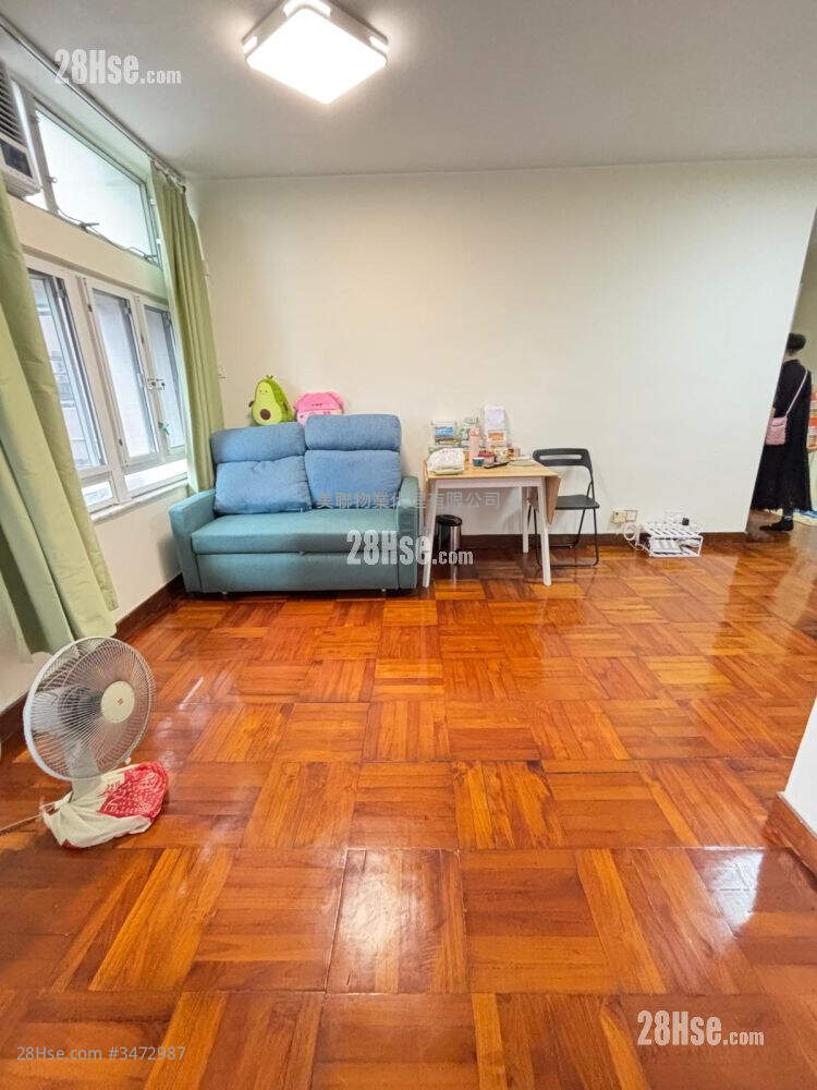 King Ming Court Sell 3 Bedrooms , 1 Bathroom 645 ft² ( 59.9 m² )