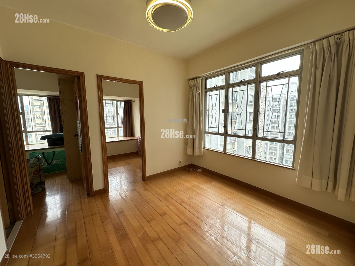 Tai Po Centre Sell 2 Bedrooms , 1 Bathroom 379 ft² ( 35.2 m² )