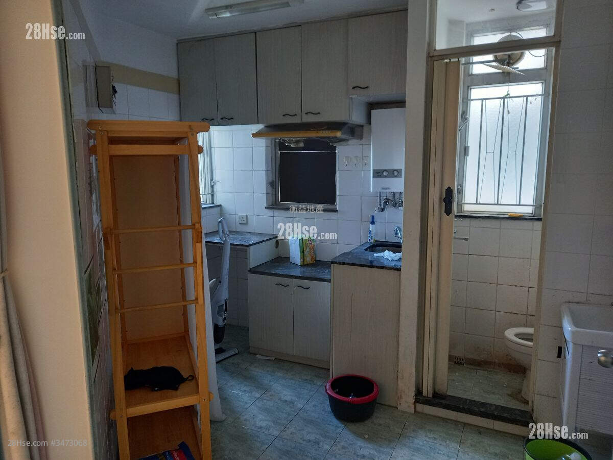 Tung Yan Court Rental Studio , 1 Bathroom 213 ft² ( 19.8 m² )