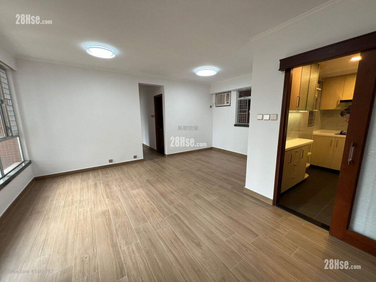 Park View Garden Rental 3 Bedrooms , 2 Bathrooms 707 ft² ( 65.7 m² )