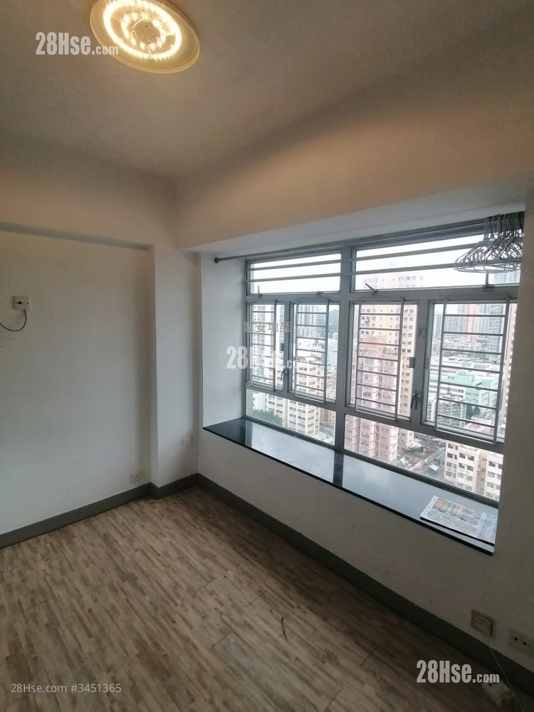 Yee Fung Garden Rental 3 Bedrooms , 1 Bathroom 460 ft² ( 42.7 m² )