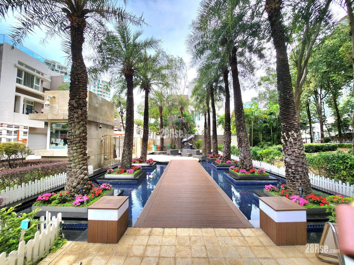 Le Bleu Rental 3 Bedrooms , 3 Bathrooms 1,717 ft² ( 159.5 m² )