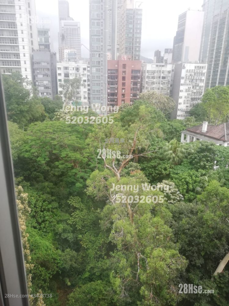 Hillwood Court Sell 2 Bedrooms , 1 Bathroom 402 ft² ( 37.3 m² )