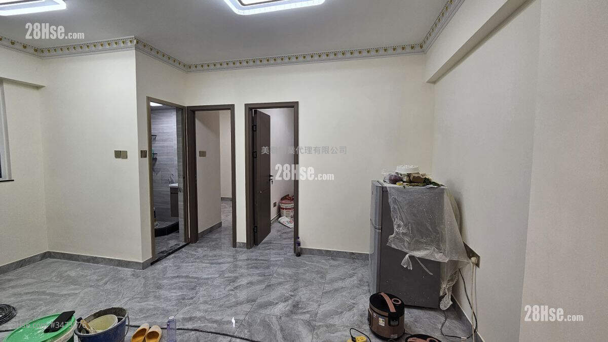 Kwai Loong Building Sell 2 Bedrooms , 1 Bathroom 404 ft² ( 37.5 m² )