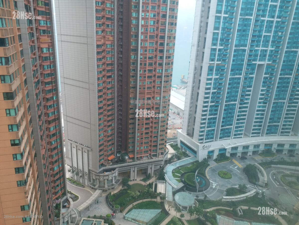 The Waterfront Rental 3 Bedrooms , 2 Bathrooms 794 ft² ( 73.8 m² )