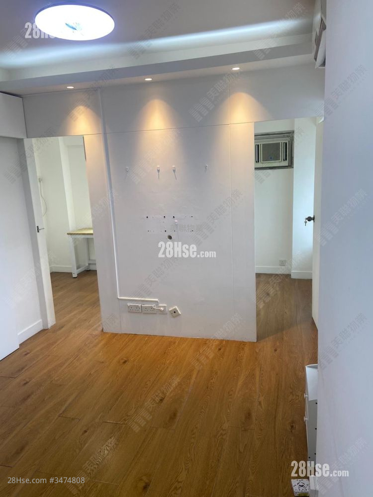 Yee Fung Garden Sell 2 Bedrooms , 1 Bathroom 329 ft² ( 30.6 m² )
