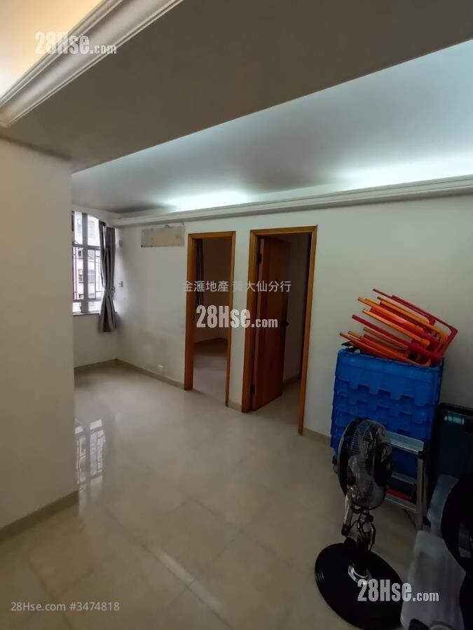 Lung Poon Court Rental 2 Bedrooms 426 ft² ( 39.6 m² )