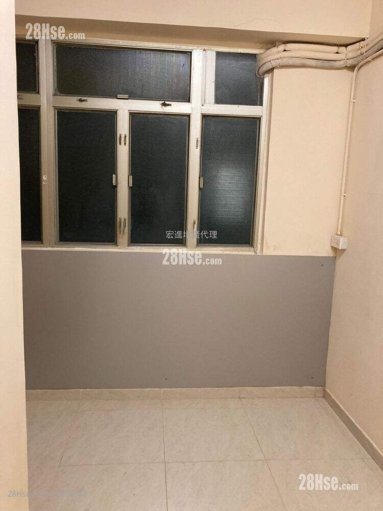 Ho King Factory Building Rental 100 ft² ( 9.3 m² )